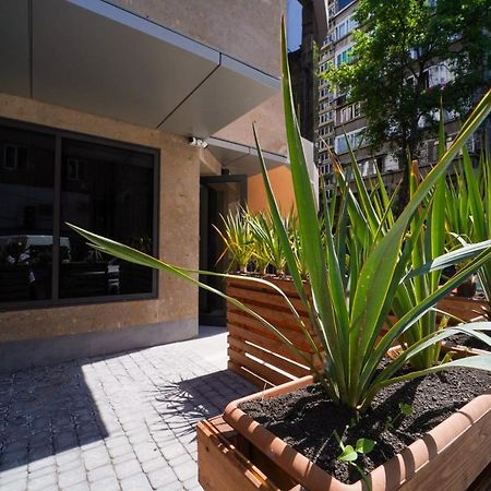 B&M Hotel Erivan Exterior foto